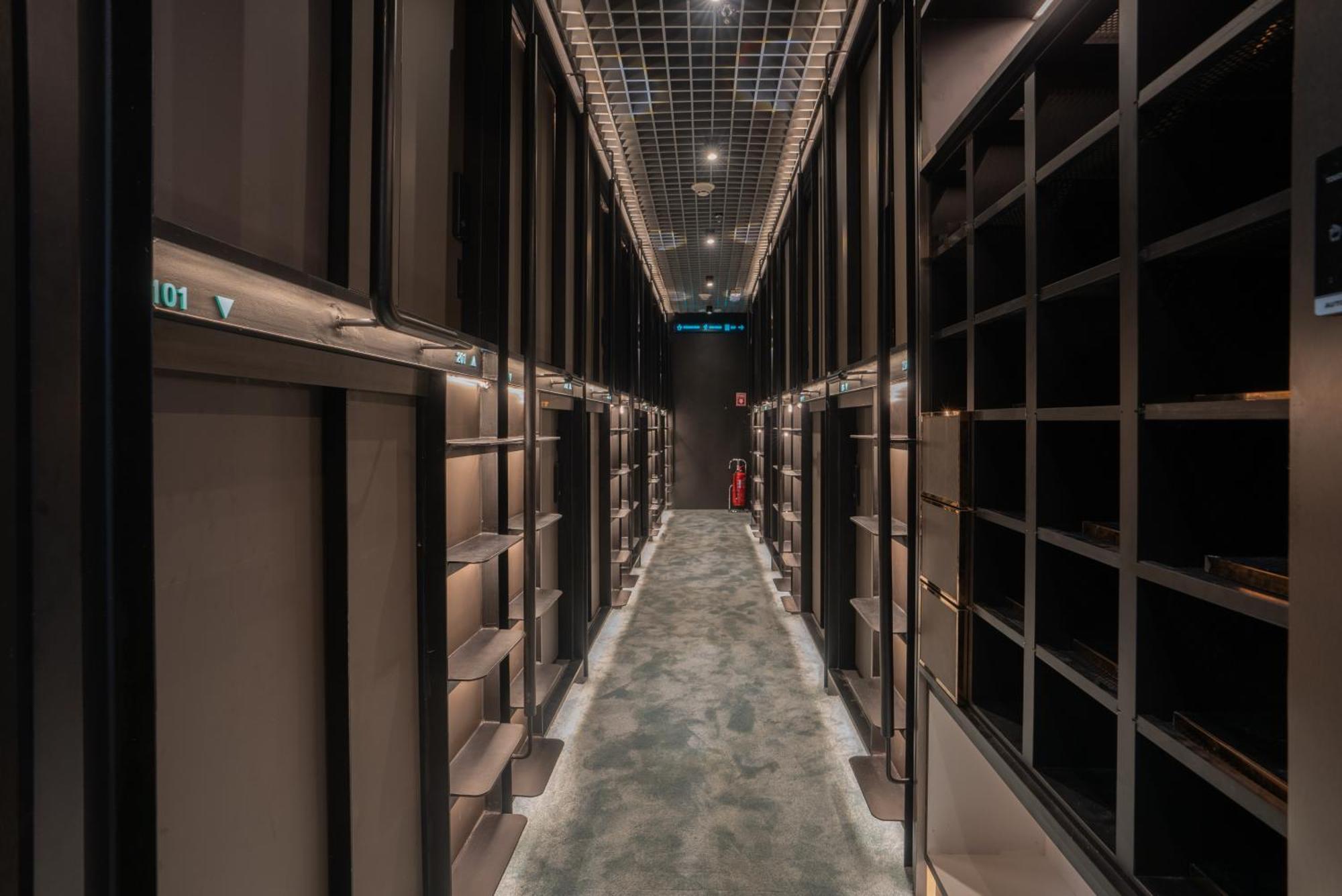 Capsuletransit Sleep Lounge Klia T1 Airport Hotel - Landside, Public Area At Lvl 5 Sepang Exterior photo