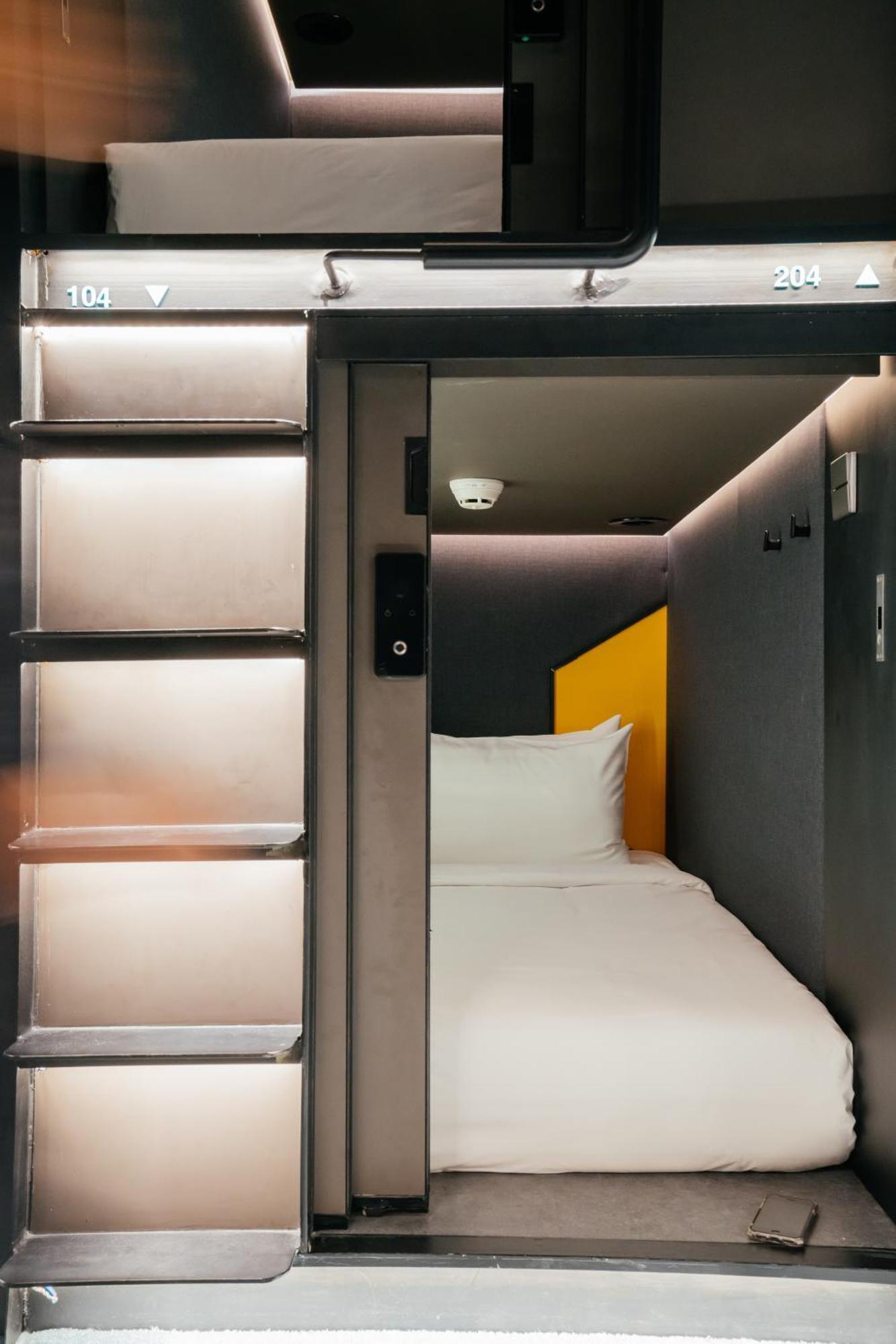 Capsuletransit Sleep Lounge Klia T1 Airport Hotel - Landside, Public Area At Lvl 5 Sepang Exterior photo